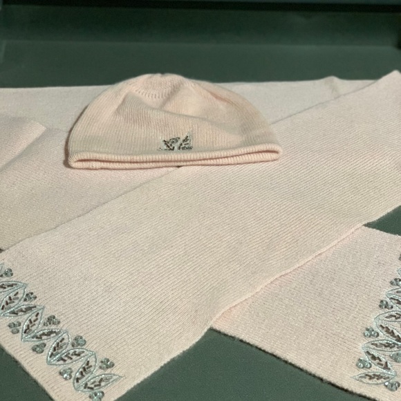 Portolano lamb’s wool / angora pink scarf and hat set - Picture 2 of 5